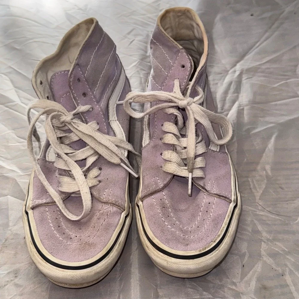 Van's Lavender Hi Top Sneakers Distressed Woman's Size 7 skate surf streetware
